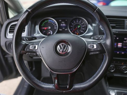 Used 2019 Volkswagen e-Golf SE w/ Driver Assistance Package image 16