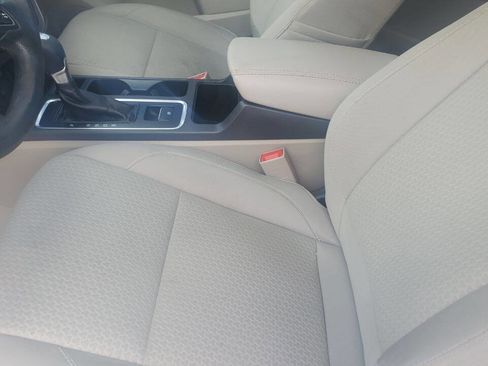 Used 2017 Ford Escape SE image 11