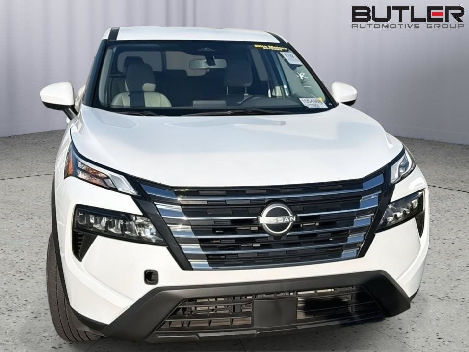 Used 2024 Nissan Rogue SV AWD/4WD image 4