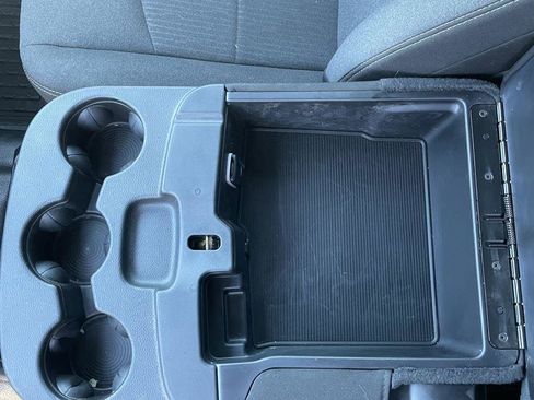 Used 2024 RAM 2500 Tradesman w/ Chrome Appearance Group image 19