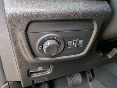 New 2025 Jeep Grand Cherokee L Altitude image 16