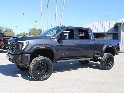 Used 2024 GMC Sierra 2500 AT4 w/ AT4 Premium Plus Package image 5