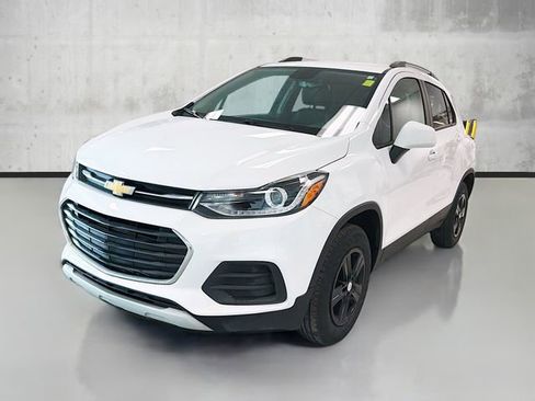 Certified 2022 Chevrolet Trax LT w/ LT Convenience Package image 1