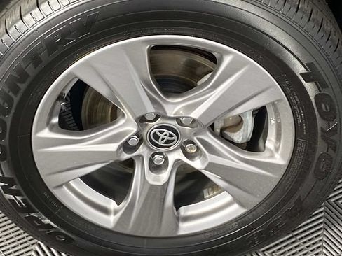 Used 2024 Toyota RAV4 XLE w/ Convenience Package AWD/4WD image 31