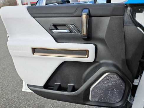 Used 2024 GMC Hummer EV 3X AWD/4WD image 40