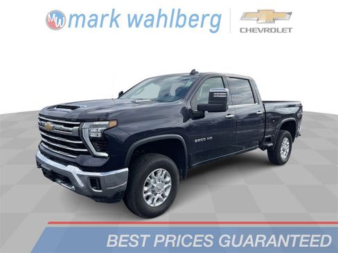 Used 2024 Chevrolet Silverado 2500 LTZ image 1