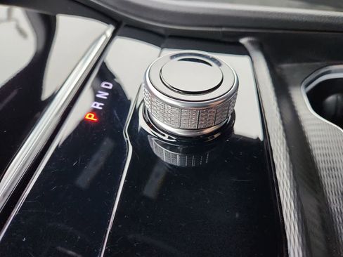 Used 2025 Jeep Grand Cherokee L Laredo image 22