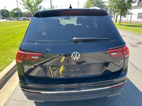 Used 2018 Volkswagen Tiguan SEL Premium AWD/4WD image 18