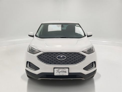 Used 2023 Ford Edge SEL image 2