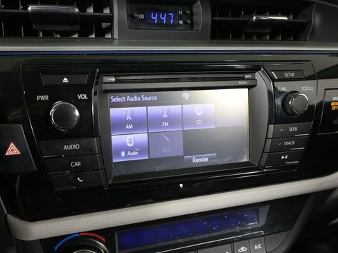 Used 2015 Toyota Corolla LE image 34