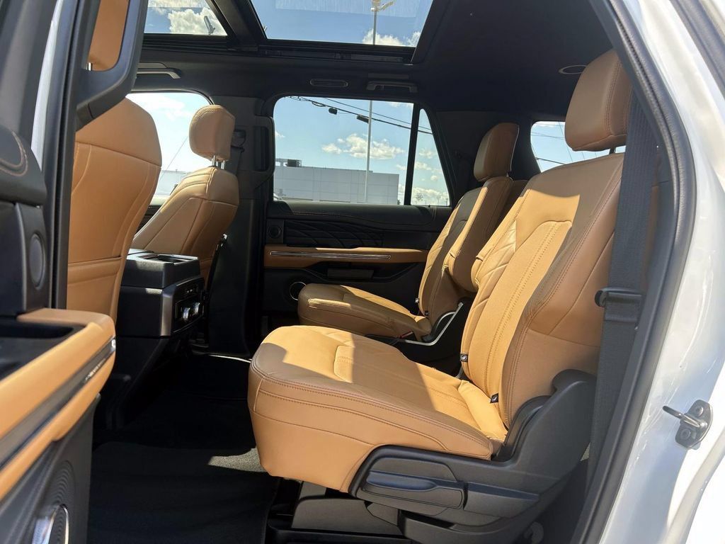 Used 2024 Ford Expedition Max Platinum AWD/4WD image 20