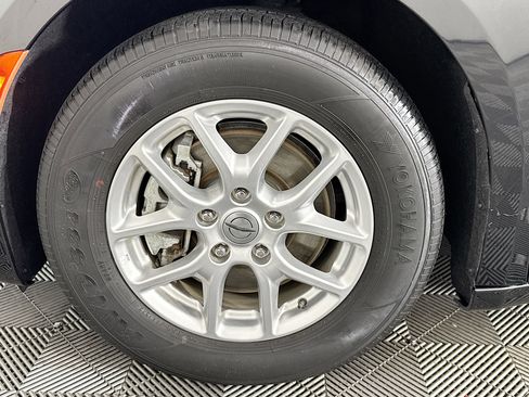 Used 2023 Chrysler Pacifica Touring FWD image 37