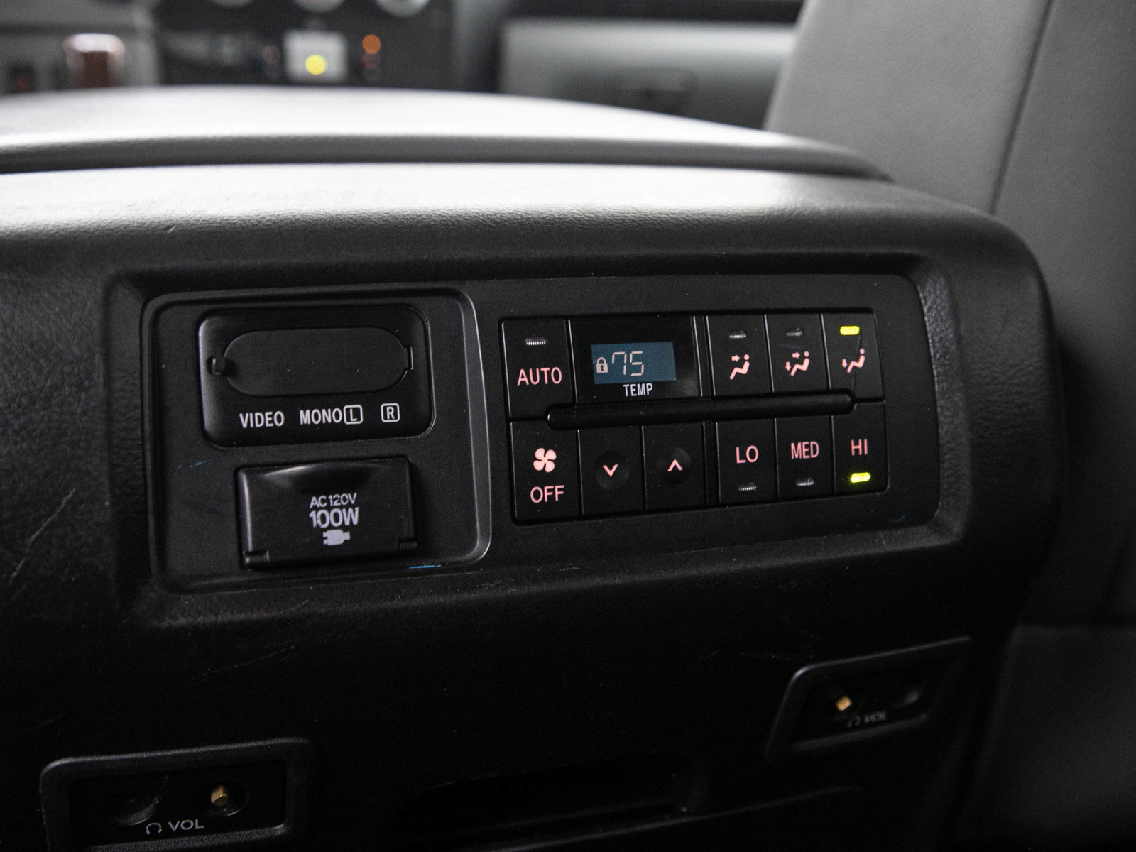 Used 2016 Toyota Sequoia Platinum AWD/4WD image 17