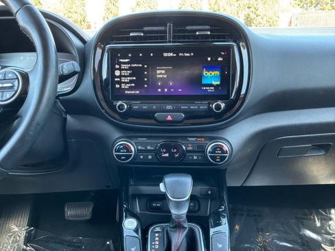 Used 2023 Kia Soul GT-Line w/ GT-Line Technology Package FWD image 15