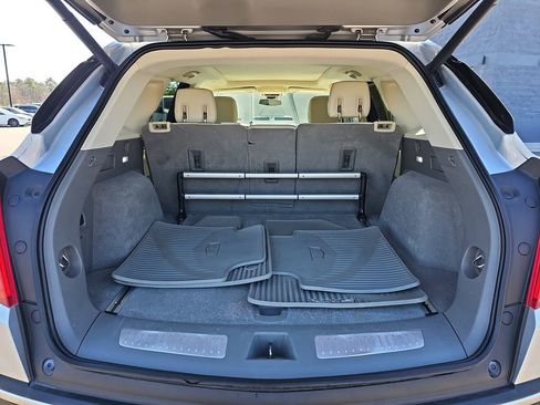 Used 2017 Cadillac XT5 Luxury w/ Driver Awareness Package image 15