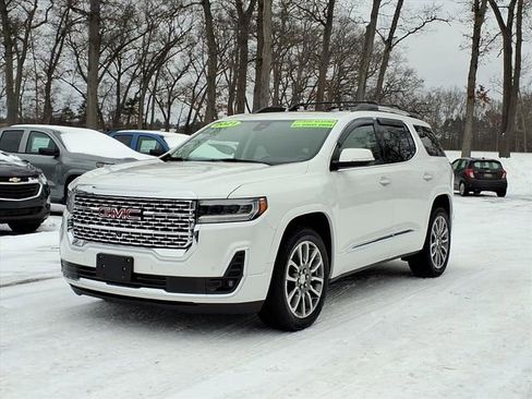 Used 2021 GMC Acadia Denali w/ GMC Pro Grade Package image 4