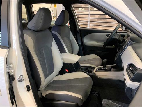 Certified 2025 Subaru Forester image 8