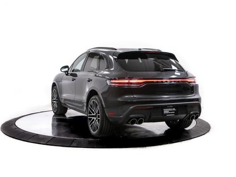 Certified 2026 Porsche Macan AWD/4WD image 3