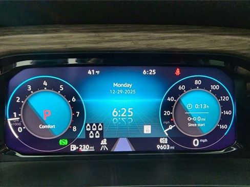 Used 2025 Volkswagen Atlas SEL Premium R-Line image 42