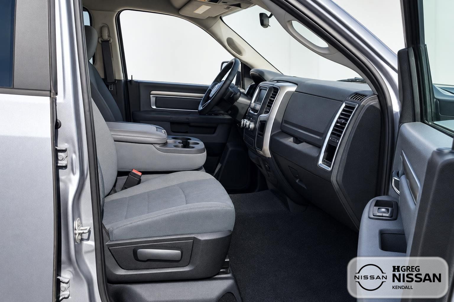 Used 2020 RAM 1500 Classic SLT AWD/4WD image 8