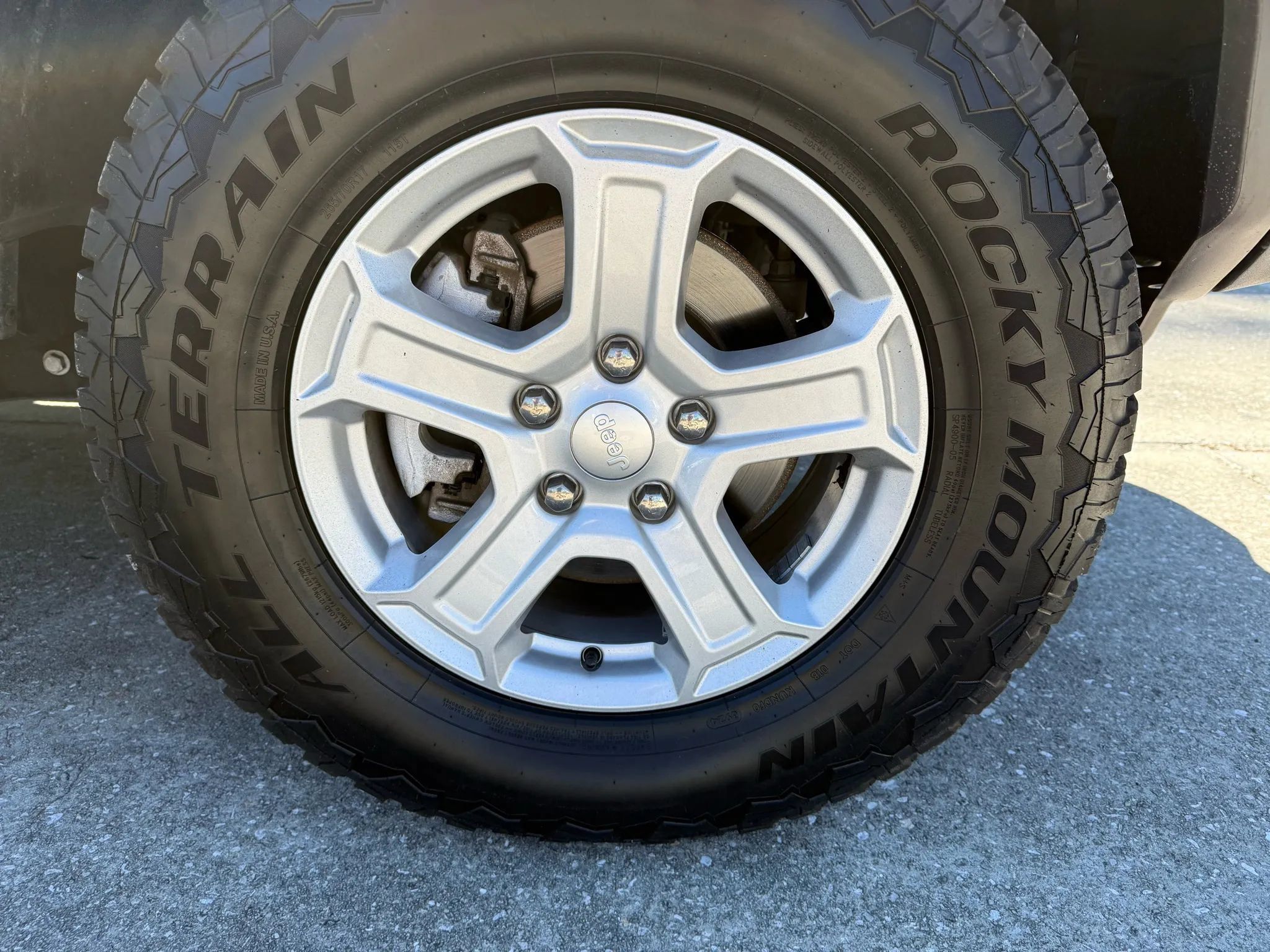 Used 2021 Jeep Wrangler Unlimited Sport AWD/4WD image 9