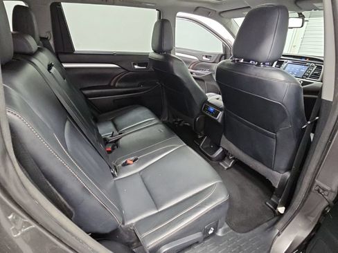 Used 2016 Toyota Highlander XLE FWD image 36