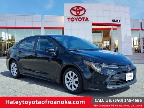 Used 2024 Toyota Corolla LE FWD image 1