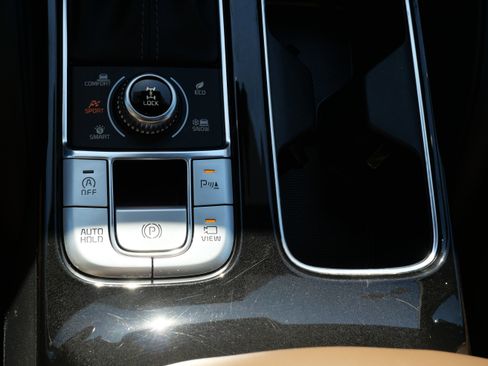 Used 2022 Kia Telluride SX w/ SX Prestige Package AWD/4WD image 22