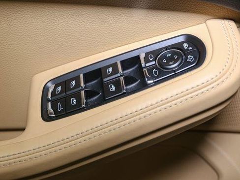 Used 2018 Porsche Macan Turbo image 42