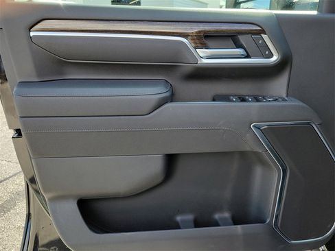 New 2026 GMC Sierra 2500 SLE w/ SLE Value Package; image 9