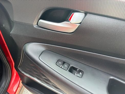 Used 2019 Hyundai Santa Fe SEL image 33