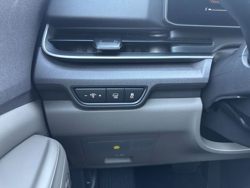 New 2026 Kia Carnival EX image 9