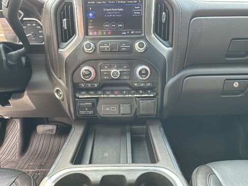 Used 2019 GMC Sierra 1500 Denali w/ Denali Ultimate Package AWD/4WD image 23