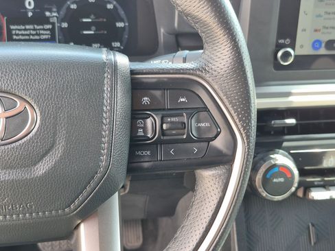 Used 2025 Toyota Tacoma TRD Off-Road AWD/4WD image 21