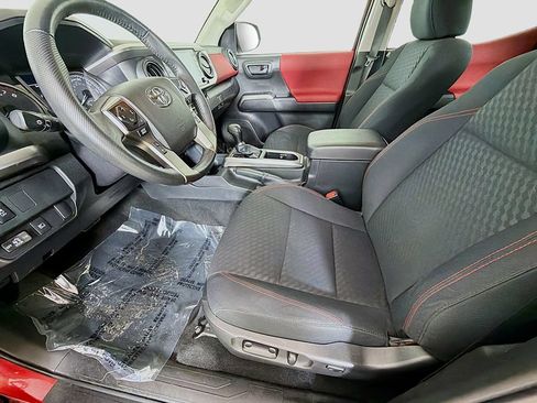 Used 2022 Toyota Tacoma SR5 AWD/4WD image 19