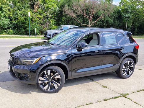 New 2026 Volvo XC40 B5 Ultra w/ Protection Package Premier AWD/4WD image 3