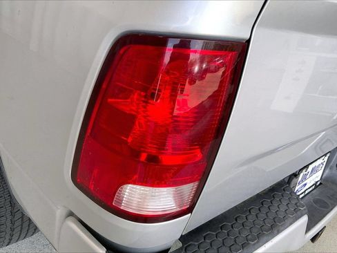 Used 2019 RAM 1500 Express w/ Express Value Package AWD/4WD image 12