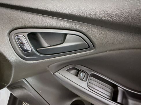 Used 2016 Ford Focus S image 30