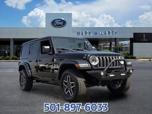 Used 2024 Jeep Wrangler Unlimited Sahara AWD/4WD image 7