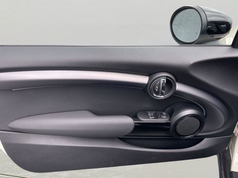 Used 2023 MINI Cooper 2-Door Hardtop image 19