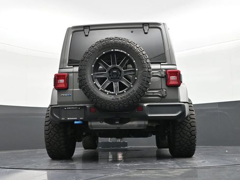 Used 2022 Jeep Wrangler Unlimited Sahara AWD/4WD image 23
