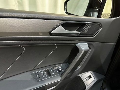 Used 2022 Volkswagen Tiguan SE image 13