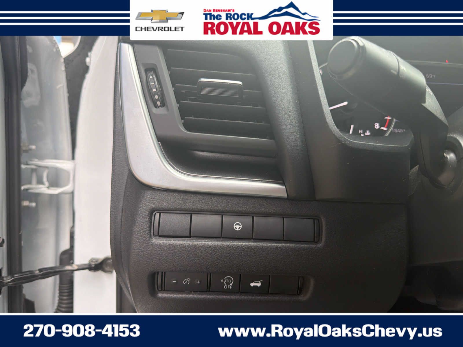 Used 2025 Nissan Rogue SV FWD image 21