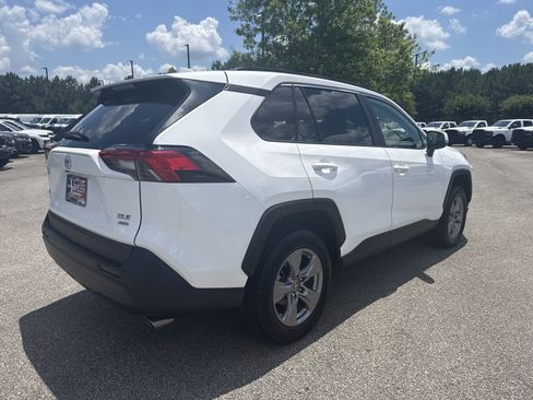 Used 2024 Toyota RAV4 XLE AWD/4WD image 7