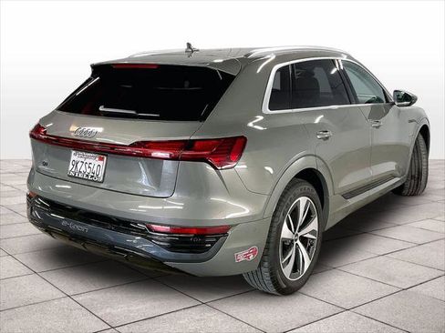 Certified 2024 Audi Q8 e-tron Premium Plus AWD/4WD image 14