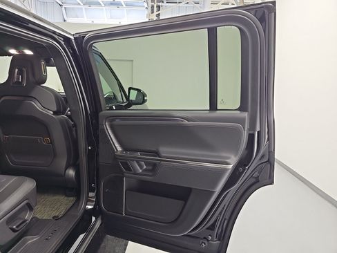 Used 2023 Rivian R1S Adventure AWD/4WD image 19
