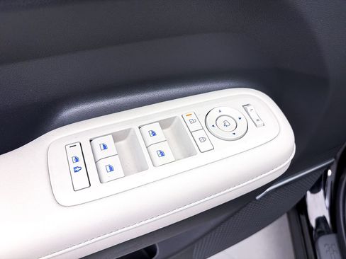 Used 2024 Hyundai Santa Fe Limited FWD image 18