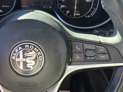 Used 2018 Alfa Romeo Stelvio AWD image 16