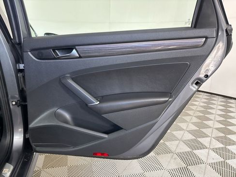 Used 2020 Volkswagen Passat 2.0T R-Line image 26