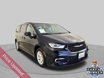 Used 2024 Chrysler Pacifica Touring-L